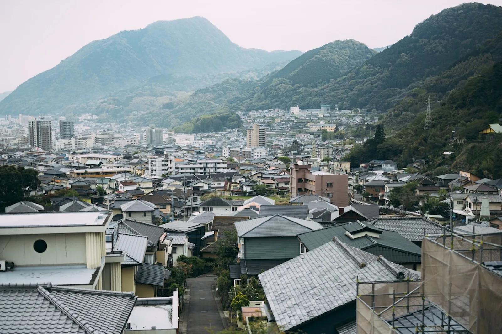 のこぎりの音はうるさい?近所迷惑にならないための原因と今すぐできる静音対策